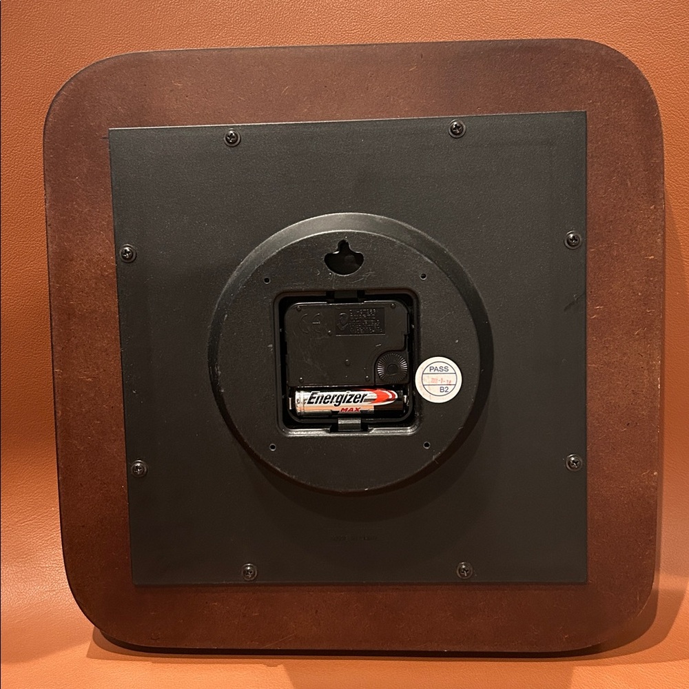 Elegant Brown Wall Clock - Picture 2 of 3